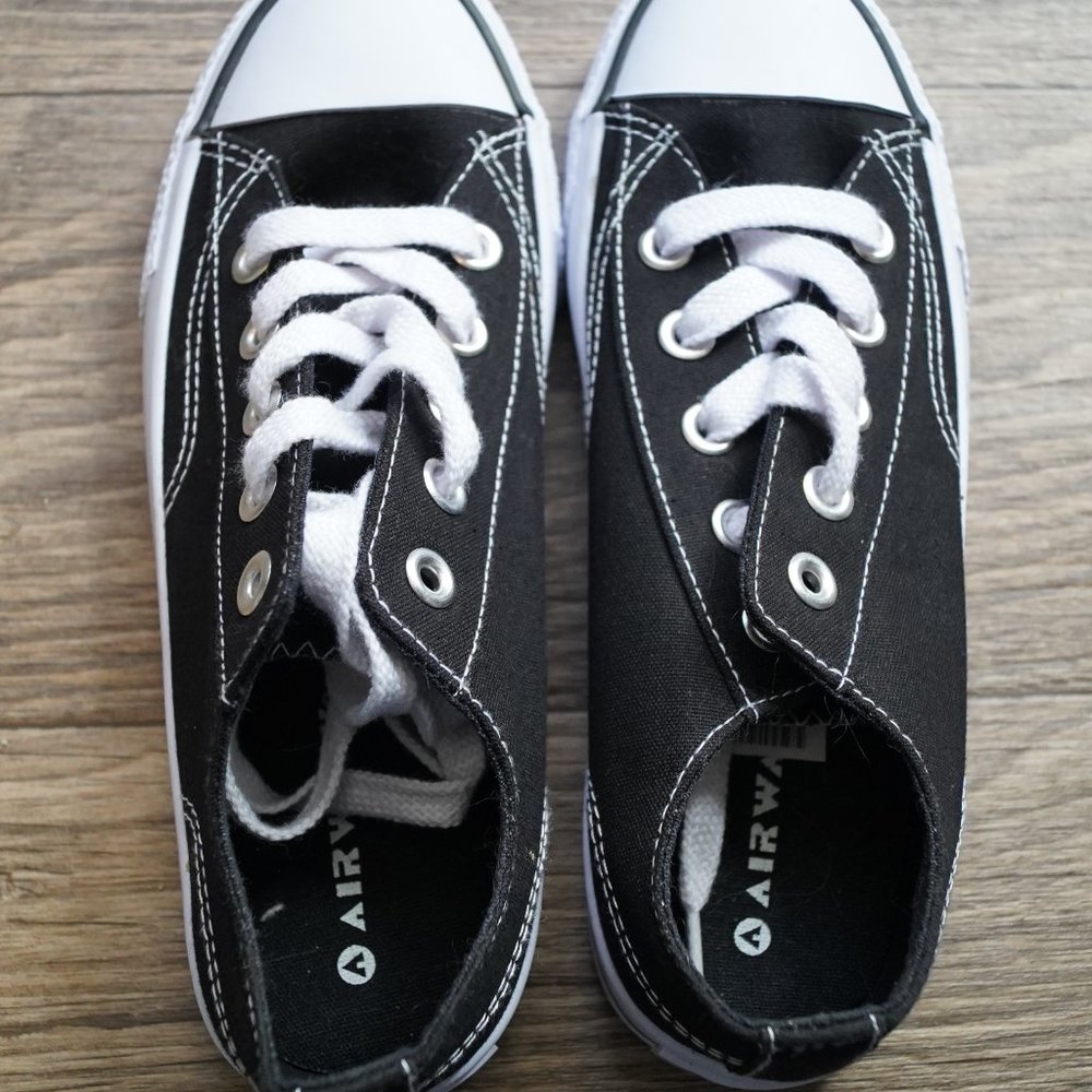 Women's Black Airwalk Sneakers size 7